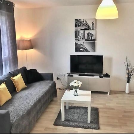 Beautiful 3 Bedroom Flat 8-9 Persons อีวรี-ซูร์-แซ็น ภายนอก รูปภาพ